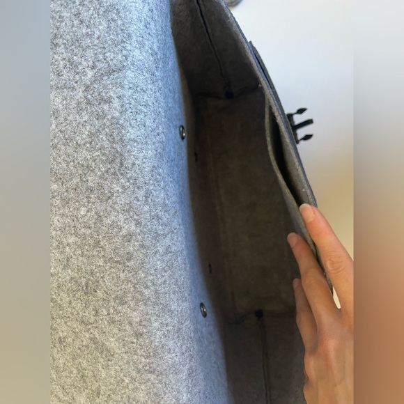 Mad Rabbit Kicking Tiger Kel Briefcase - Picture 7 of 9